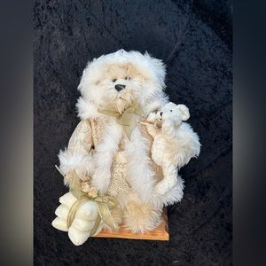 RARE HTF Collectible Dan Dee Santa Teddy Bear on stand